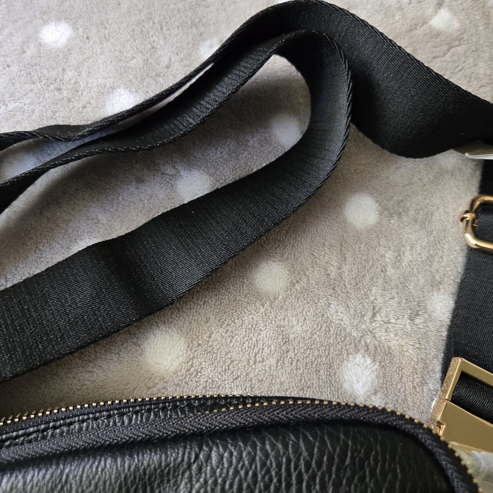 **SOLD** Poppy & Peonies "On The Run" Vegan Leather Belt Bag in black *NWT - Picture 13 of 16